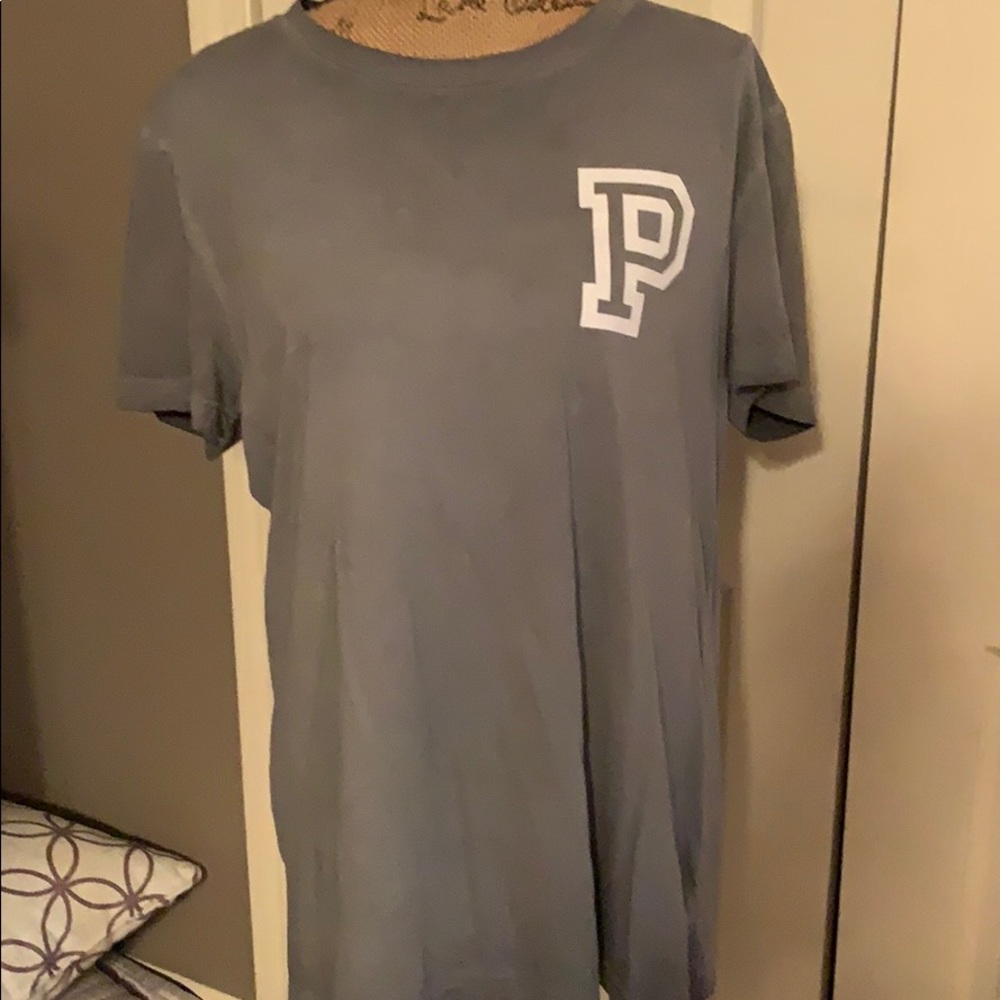 a gray pink tee